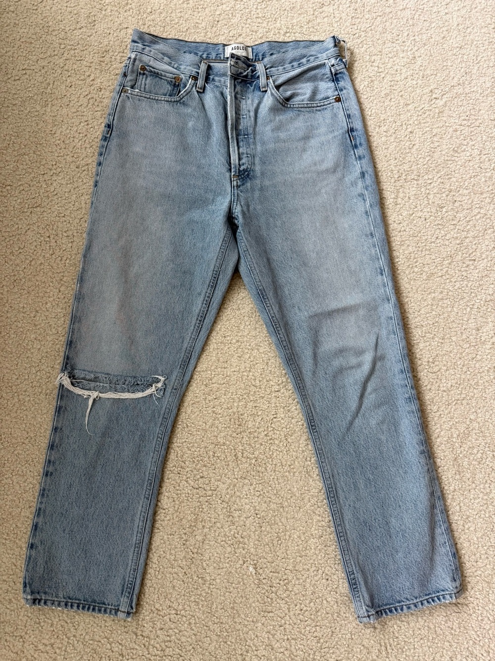 Agolde Light Blue Cropped Ankle Jeans with Distressed Knee